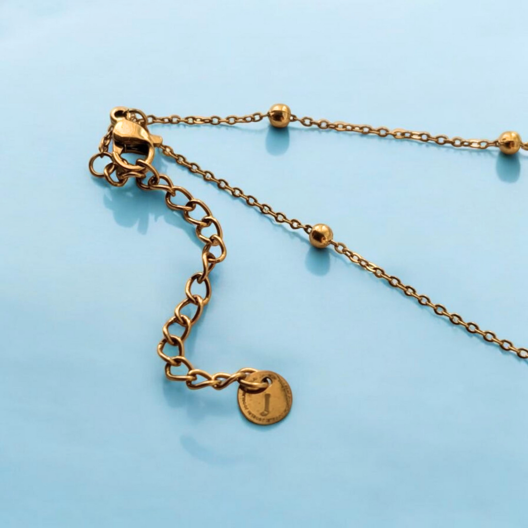 18k gold plated waterproof sweat proof clover pendant necklace jewellery jooelri jewelry london tarnish free hypoallergenic lucky four leaf clovers