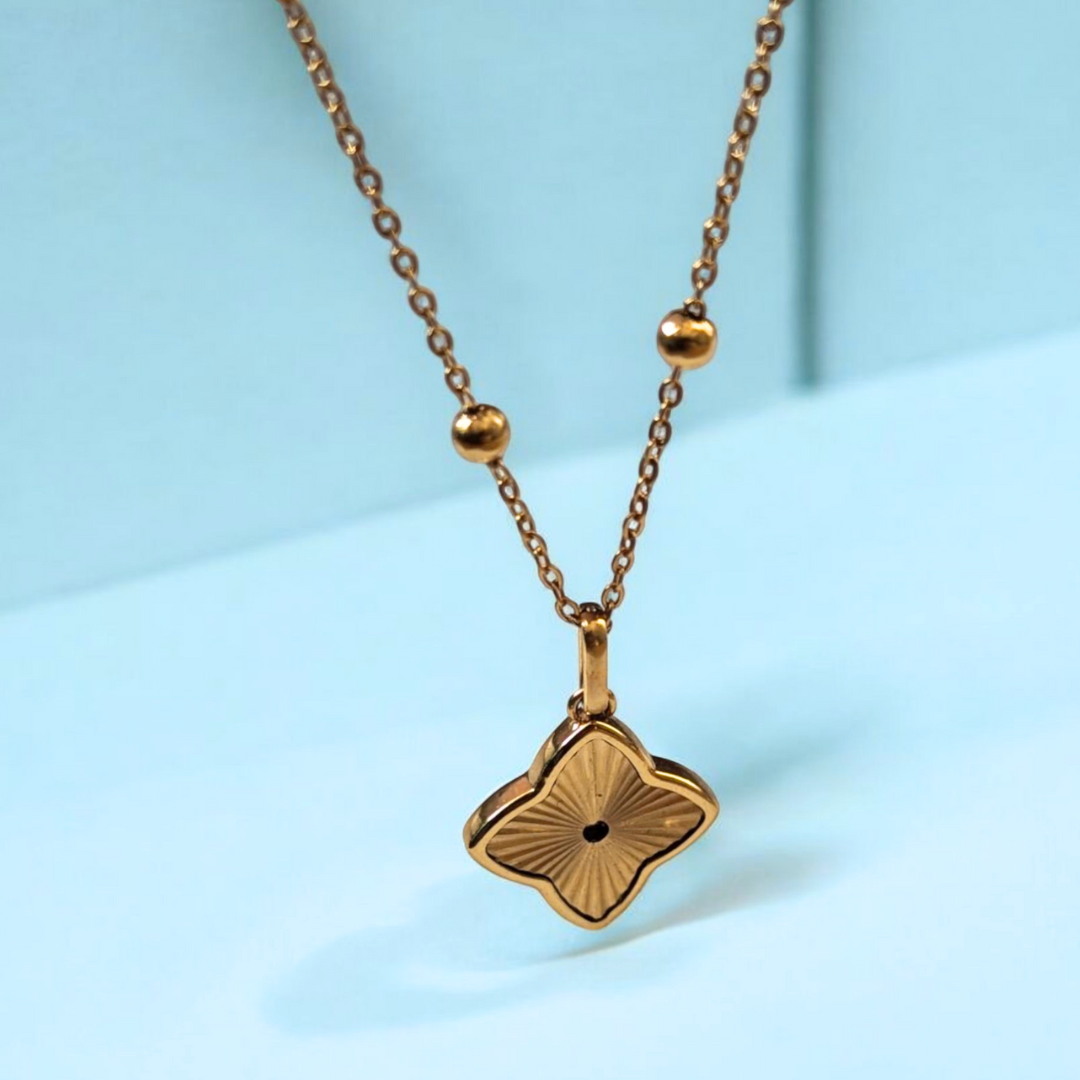 18k gold plated waterproof sweat proof clover pendant necklace jewellery jooelri jewelry london tarnish free hypoallergenic lucky four leaf clovers