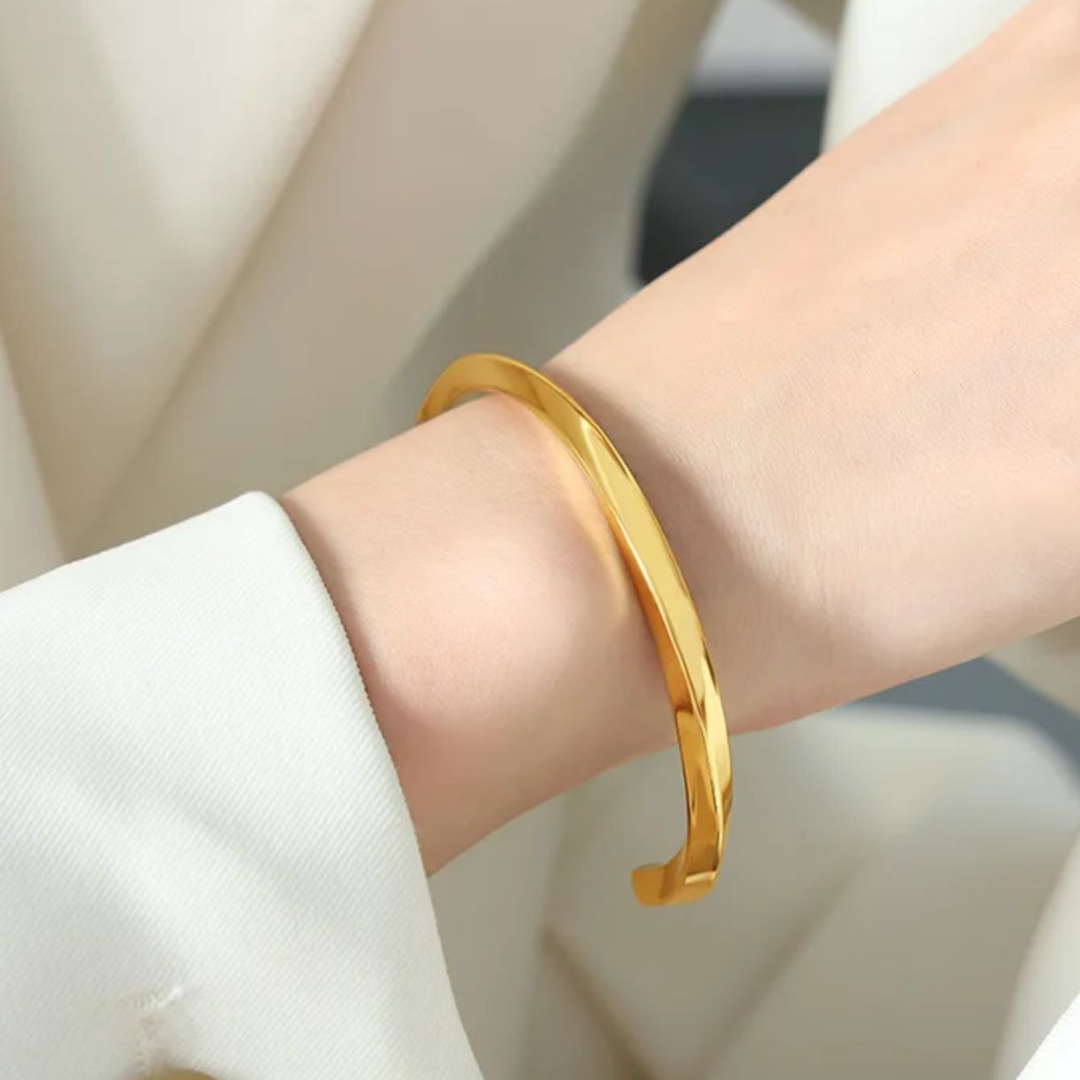 Serena | Gold Plated Geometric Twisted Irregular Bracelet Bangle