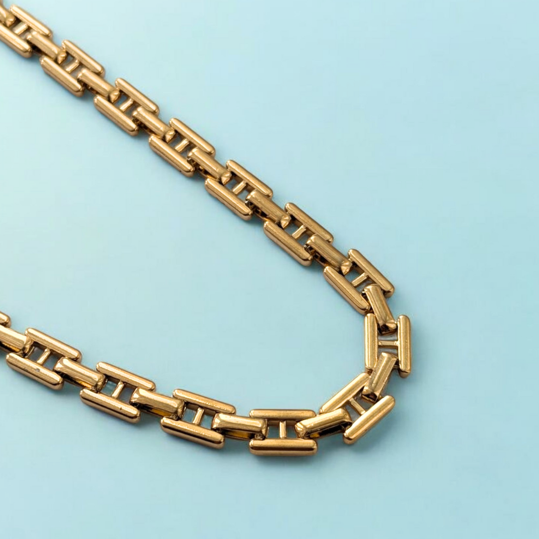 Beatrice Chunky Cuban Chain: Jooelri London 18K gold plated. Waterproof, non-tarnish stainless steel. Gym-proof, shower-proof, bold style! Free shipping!