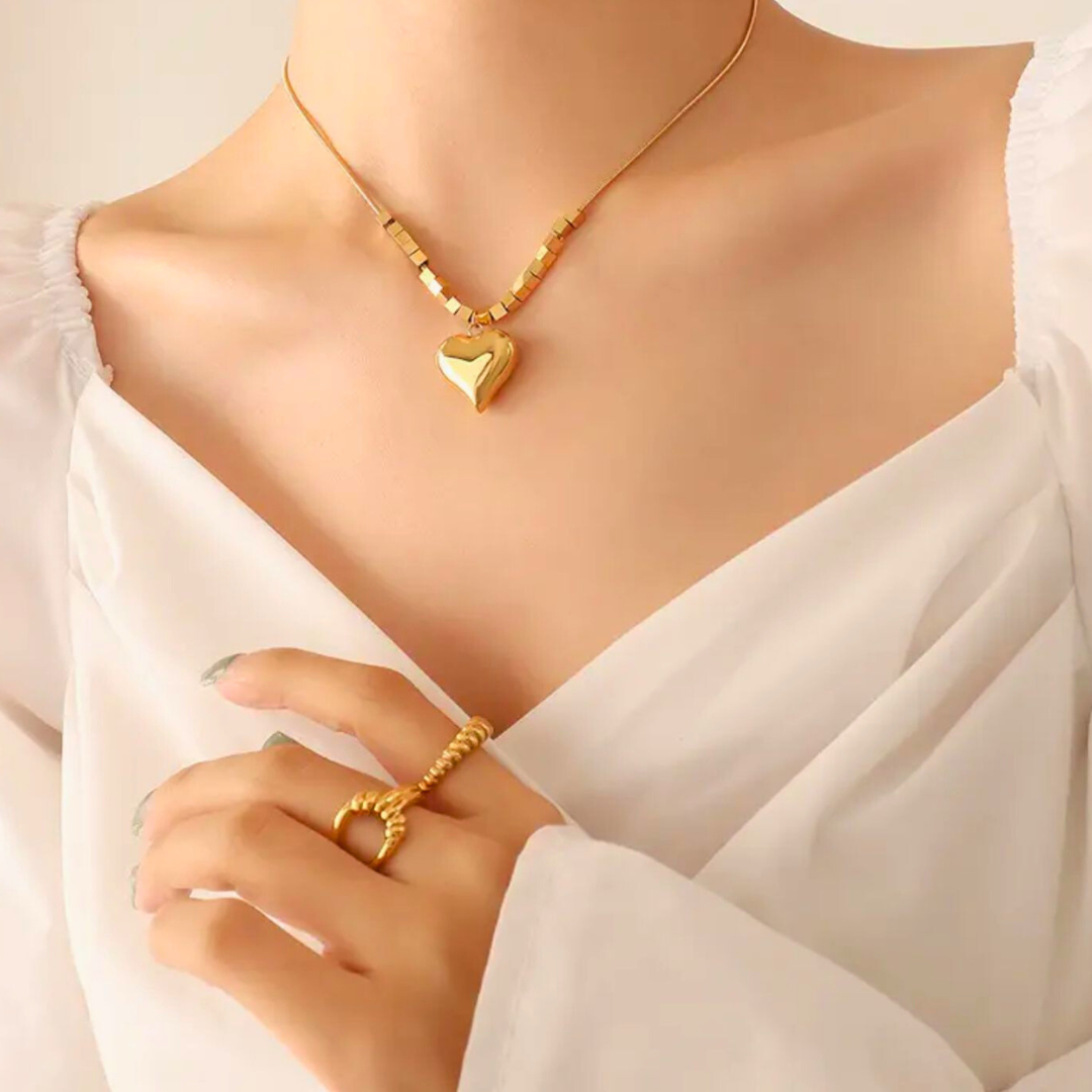 No tarnish, waterproof Kaia Heart Pendant from Jooelri London. 18K gold plated stainless steel, gym-proof, stylish. Ideal for sensitive skin! Free shipping!