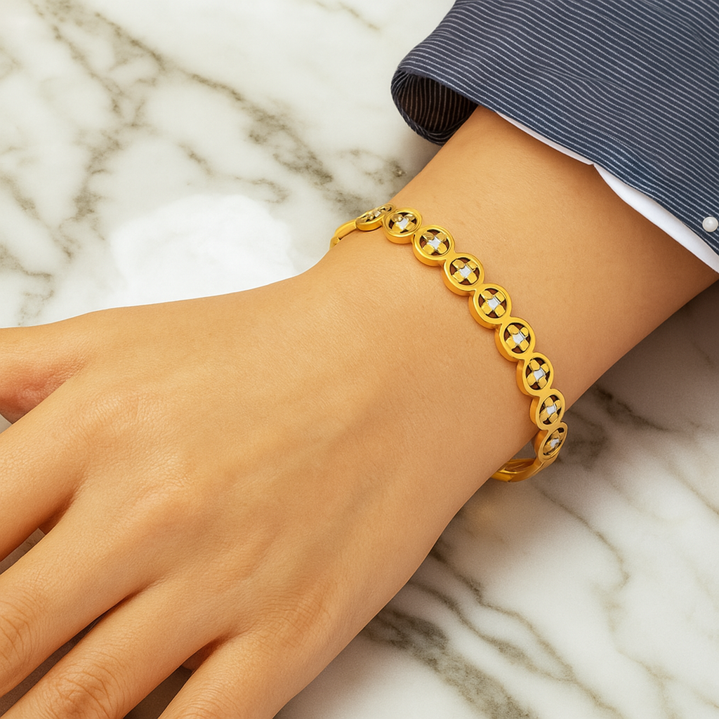 Kate | Gold Plated Four-Leaf Clover Zircon Cuff Bracelet Bangle