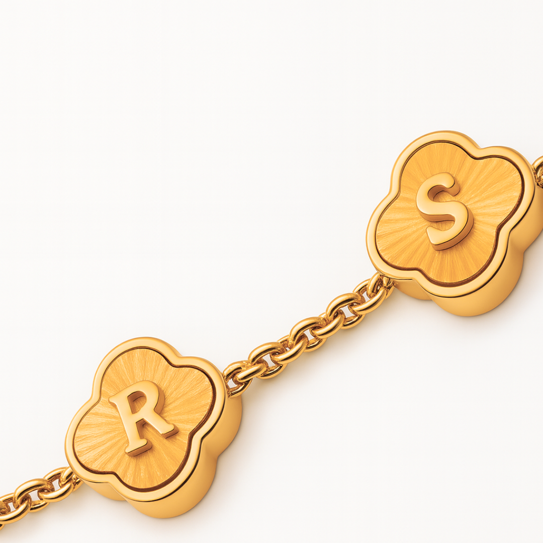 Chelsea Clover Necklace - Personalised Clover Name Necklace, 18K Gold Plated Four-Leaf Pendant Waterproof