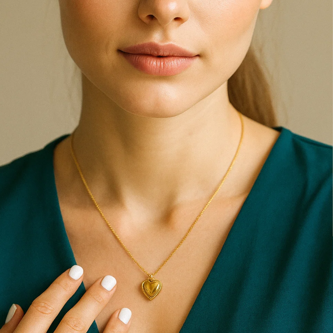 Cassidy | Gold (18K) Plated Solid Love Heart Pendant Waterproof Necklace