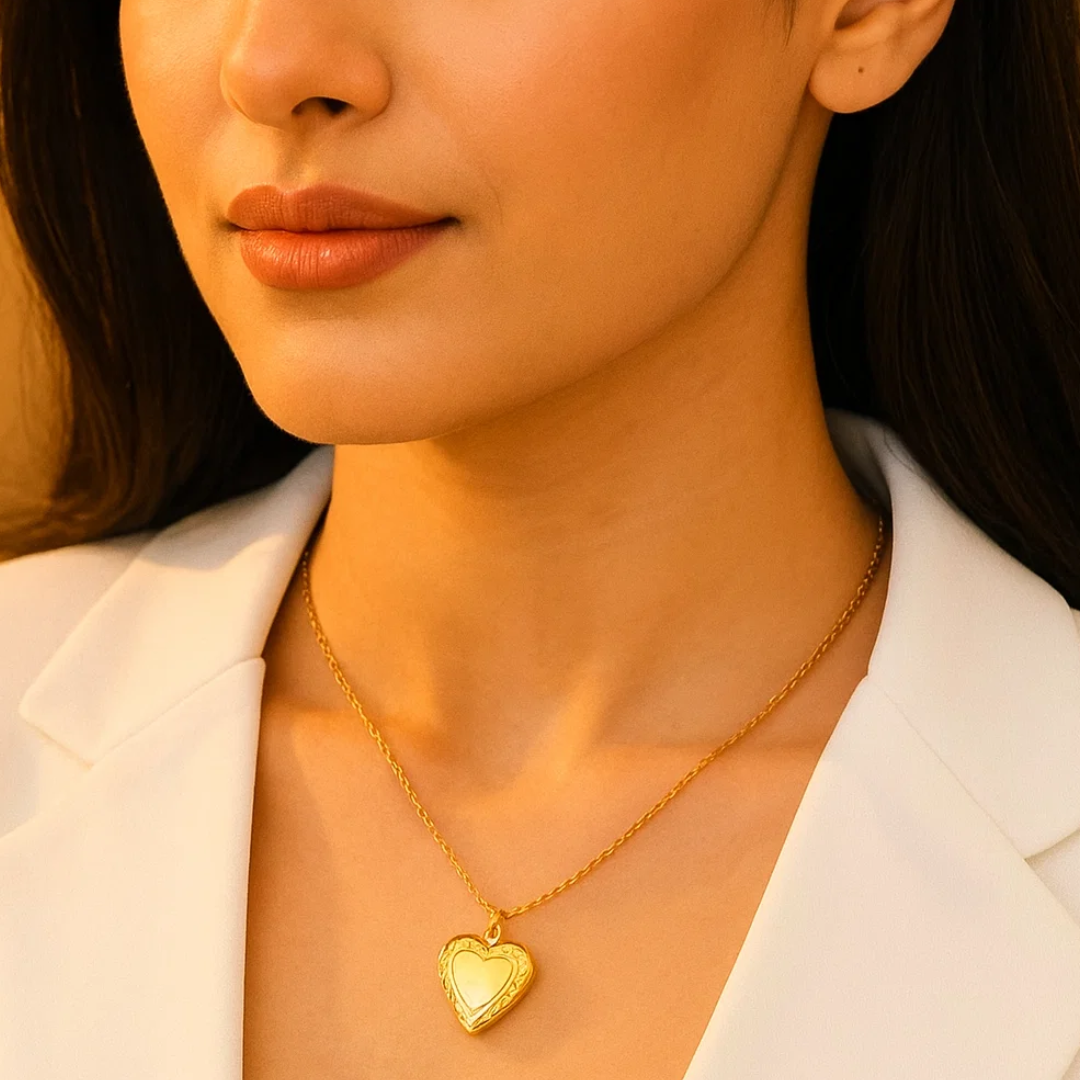 Raven | Gold (18K) Plated Heart Photo Frame Locket Pendant Waterproof Necklace/Christmas Gift