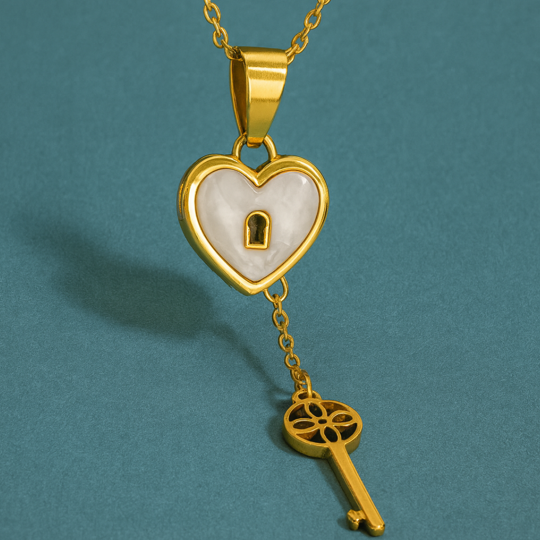 Daria | Gold (18K) Plated Heart Lock and Key Waterproof Necklace