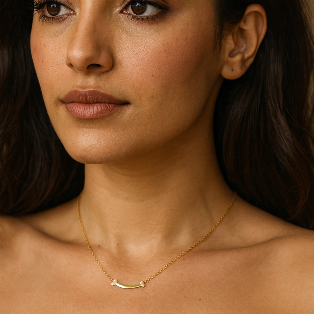 Monica | 18K Gold Plated T-Smile Pendant Waterproof Necklace with Shell