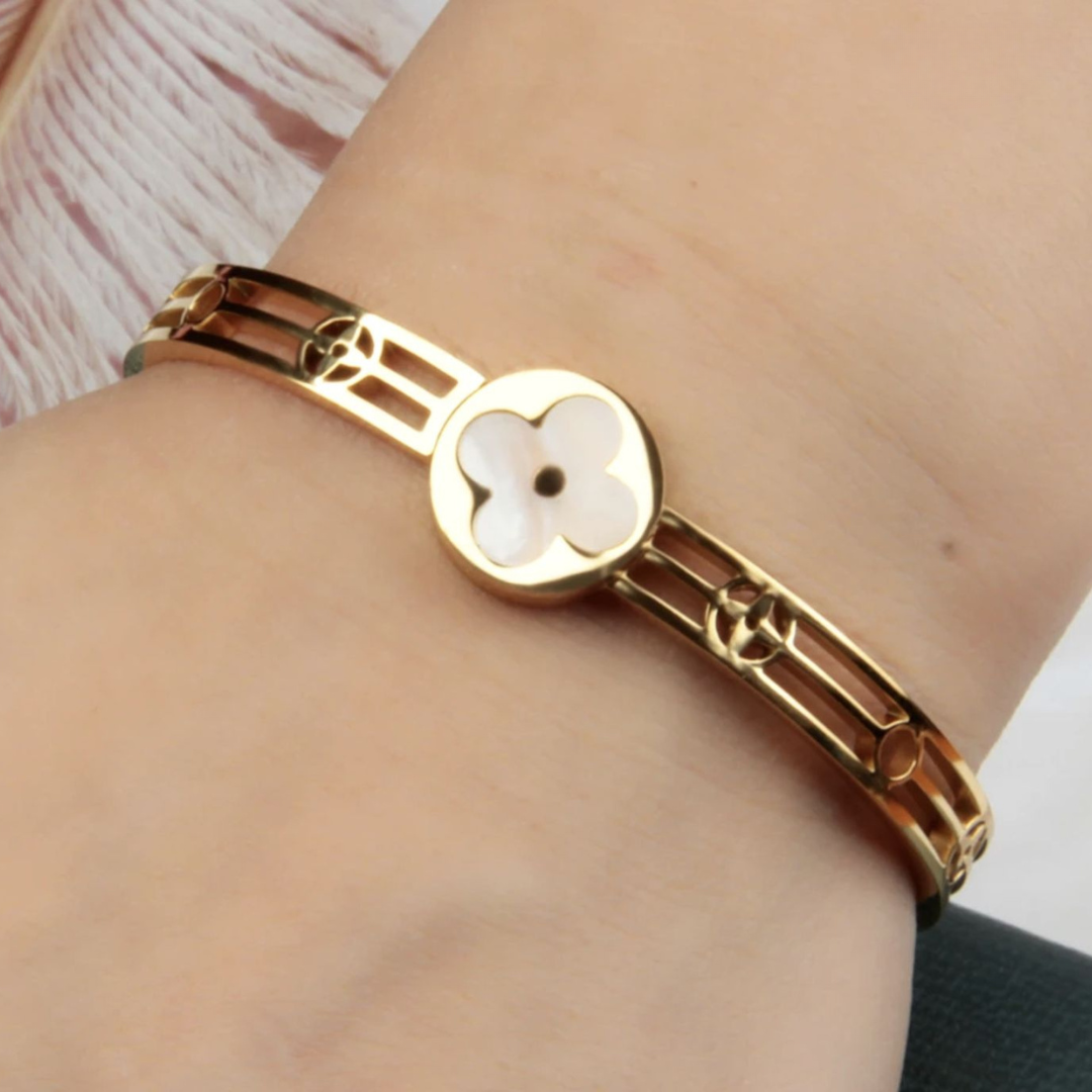 Meryll | Gold Plated Shell Filled Four-Leaf Clover Bangle Bracelet