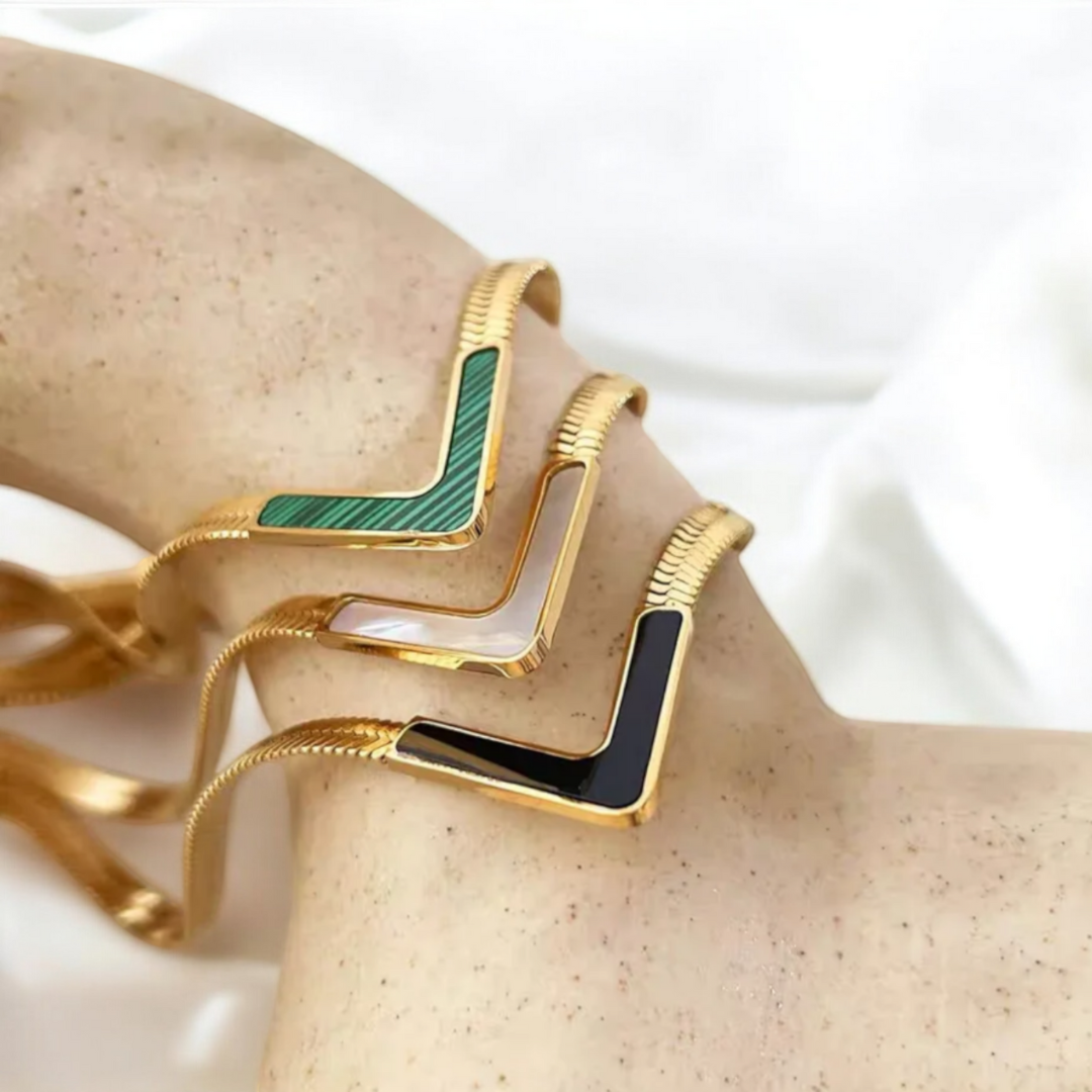 Aura | Gold Plated V-shaped Flat Snake Bone Chain