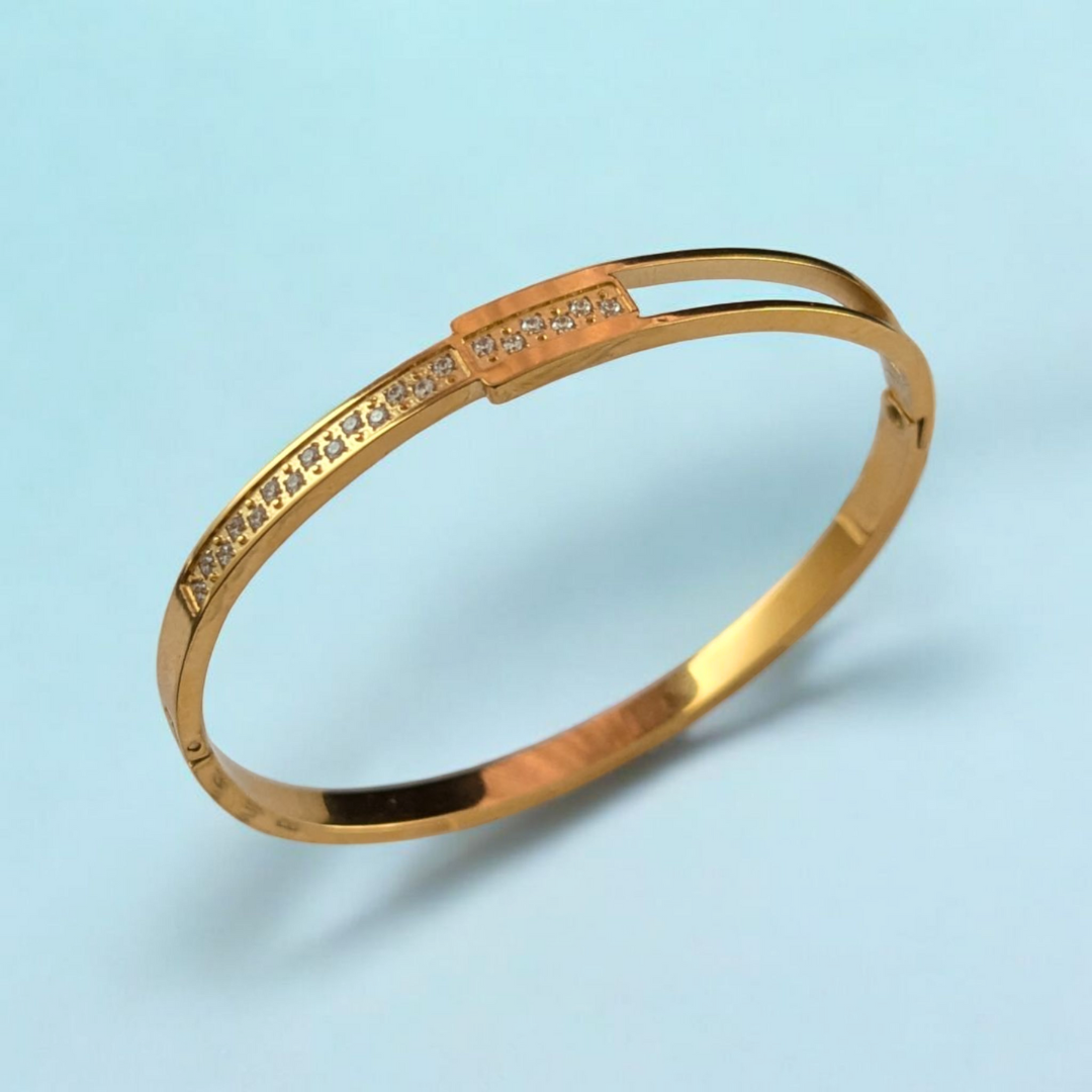 Carina | Gold-Plated Zircon Embedded Hollow Cuff Bangle