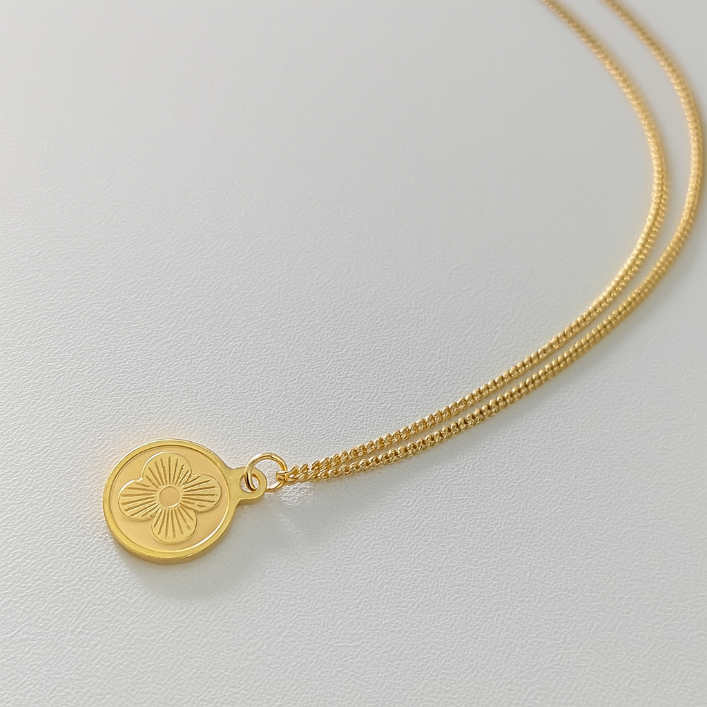 Elizabeth | Clover Coin Pendant Necklace - 18K Gold Plated Four-Leaf Waterproof Chain