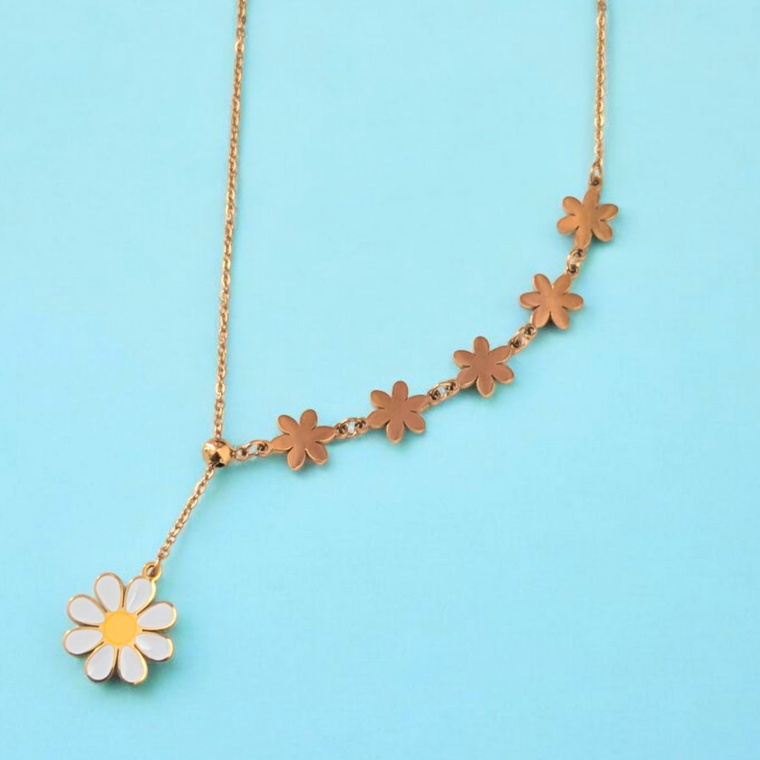 Daisy | Gold Plated Floral Motif Pendant Necklace