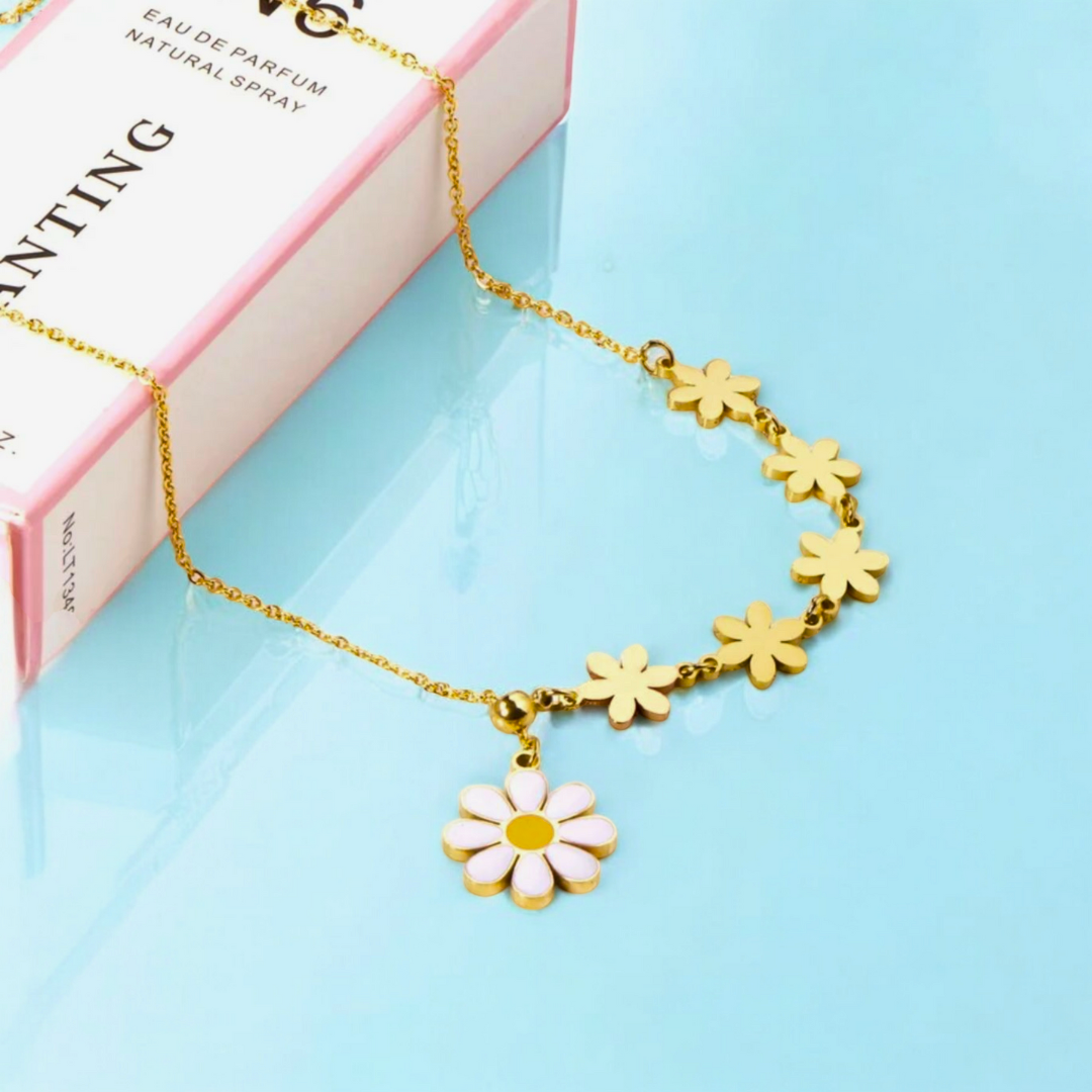 Daisy | Gold Plated Floral Motif Pendant Necklace
