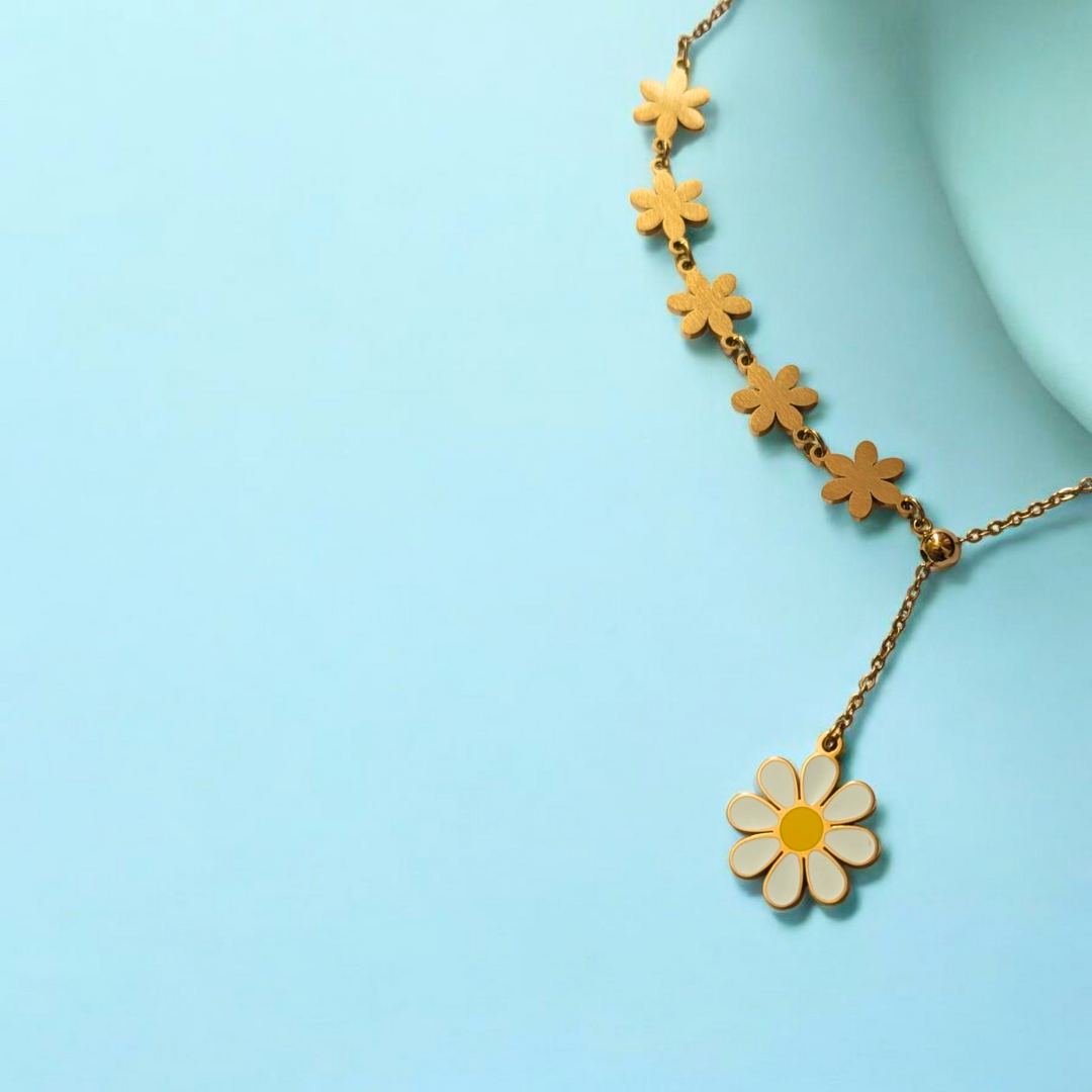 Daisy | Gold Plated Floral Motif Pendant Necklace
