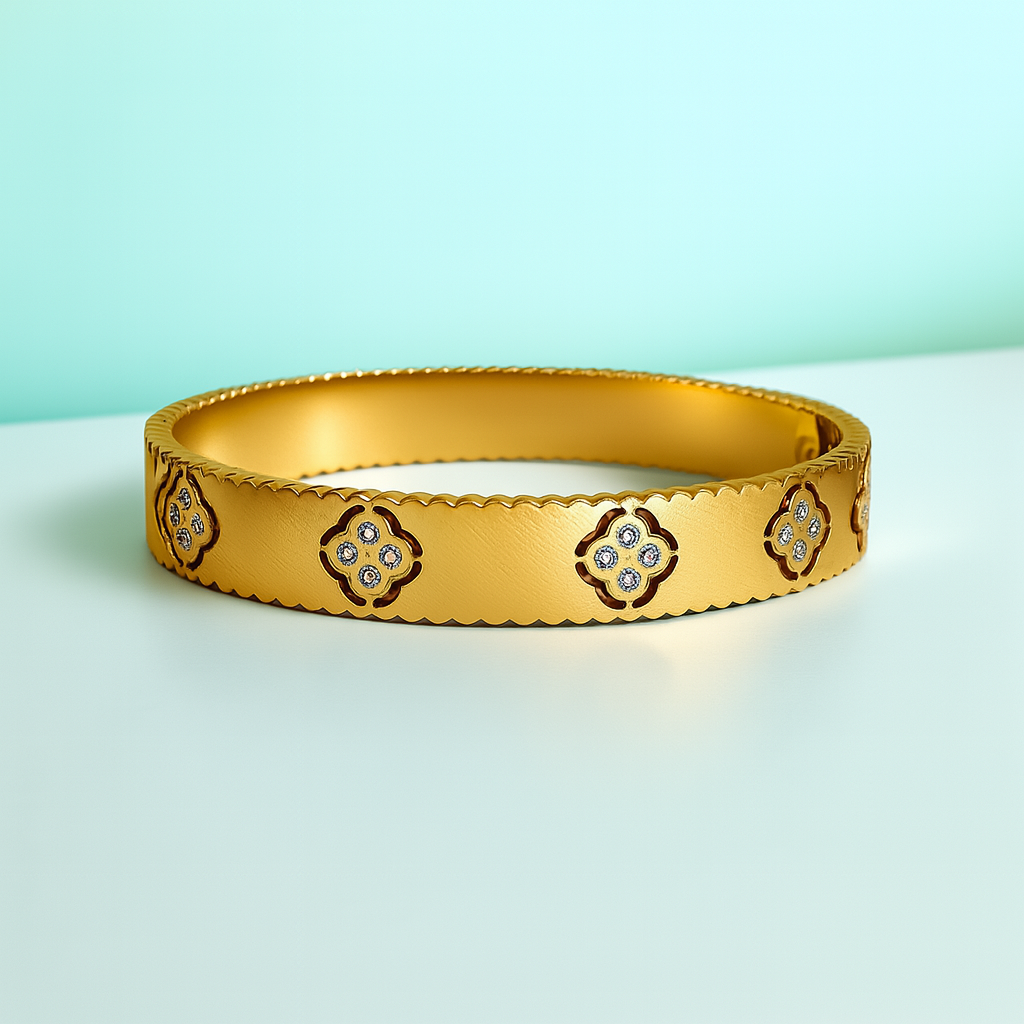 Viviana | Gold-Plated Four-Leaf Clover Cuff Bangle Bracelet with Zircons