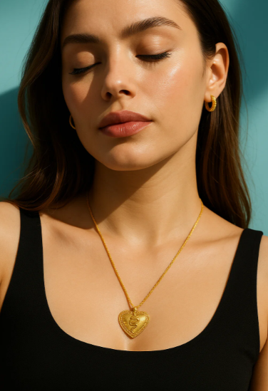 Corine | Gold (18K) Plated Chunky Heart Snake Chain Waterproof Necklace