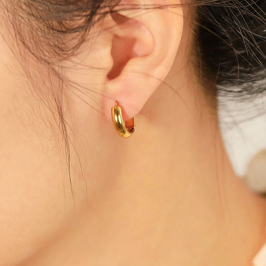 Hannah | Gold Plated Basic Staple Hoop Earrings