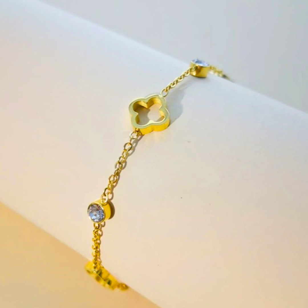 Rita | Gold Plated Hollow Clover Chain Bracelet with Zircons