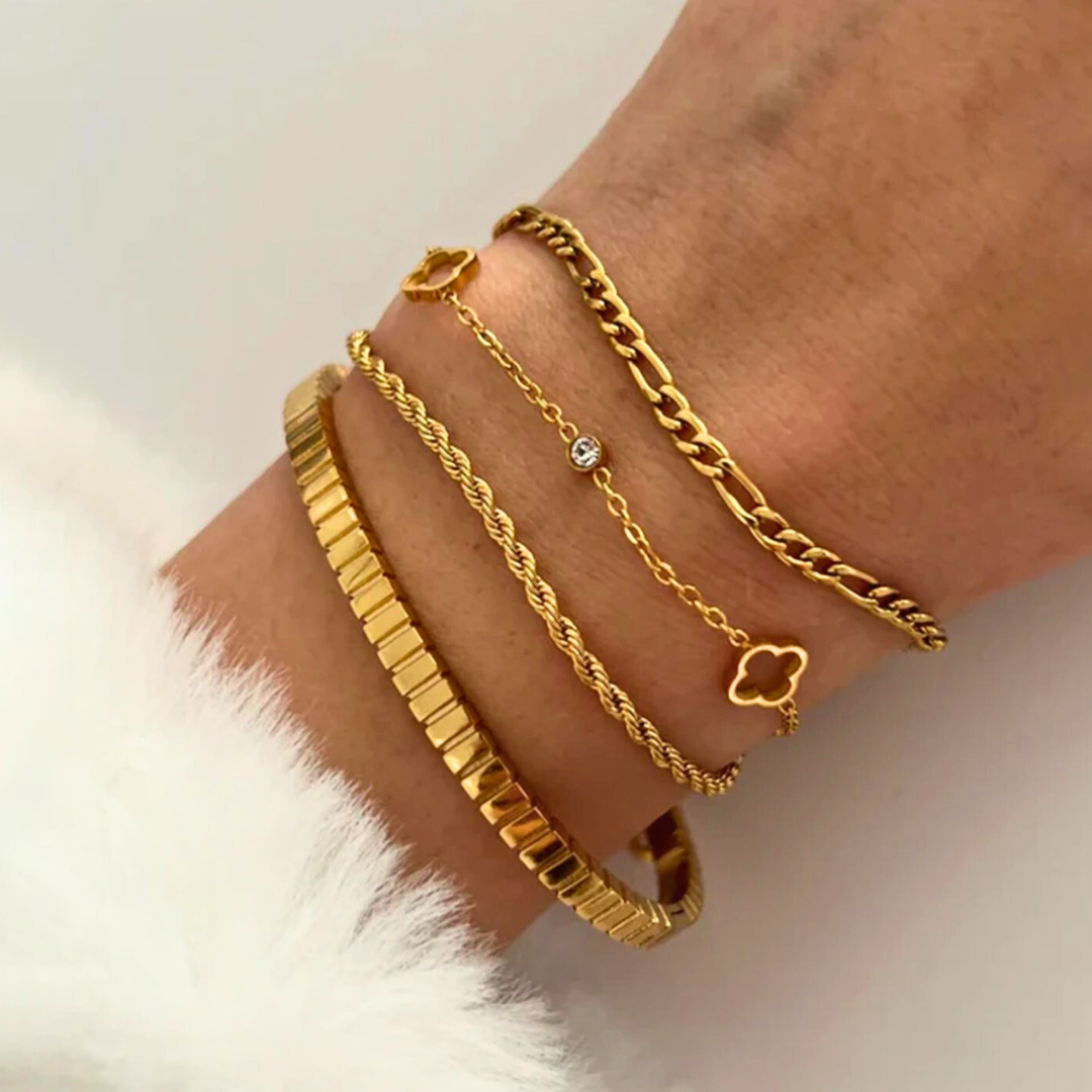 Rita | Gold Plated Hollow Clover Chain Bracelet with Zircons