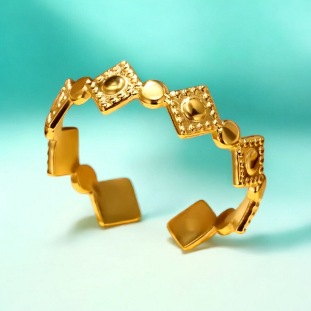 Poppy | Gold Plated Rhombus Resizable Ring