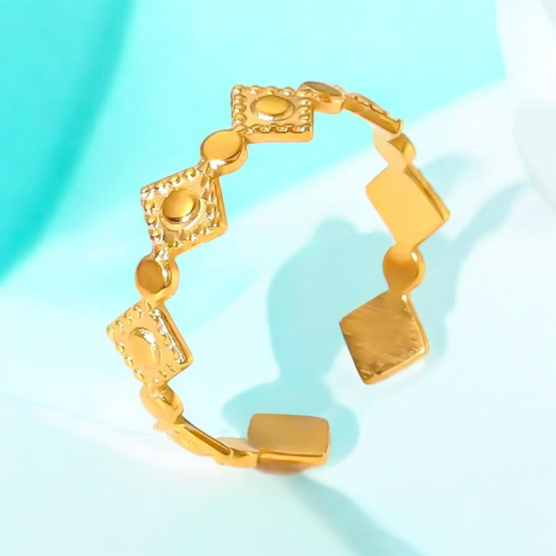 Poppy | Gold Plated Rhombus Resizable Ring