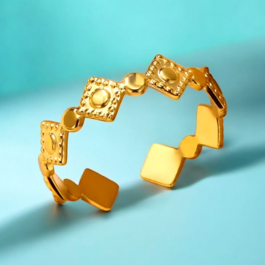 Poppy | Gold Plated Rhombus Resizable Ring