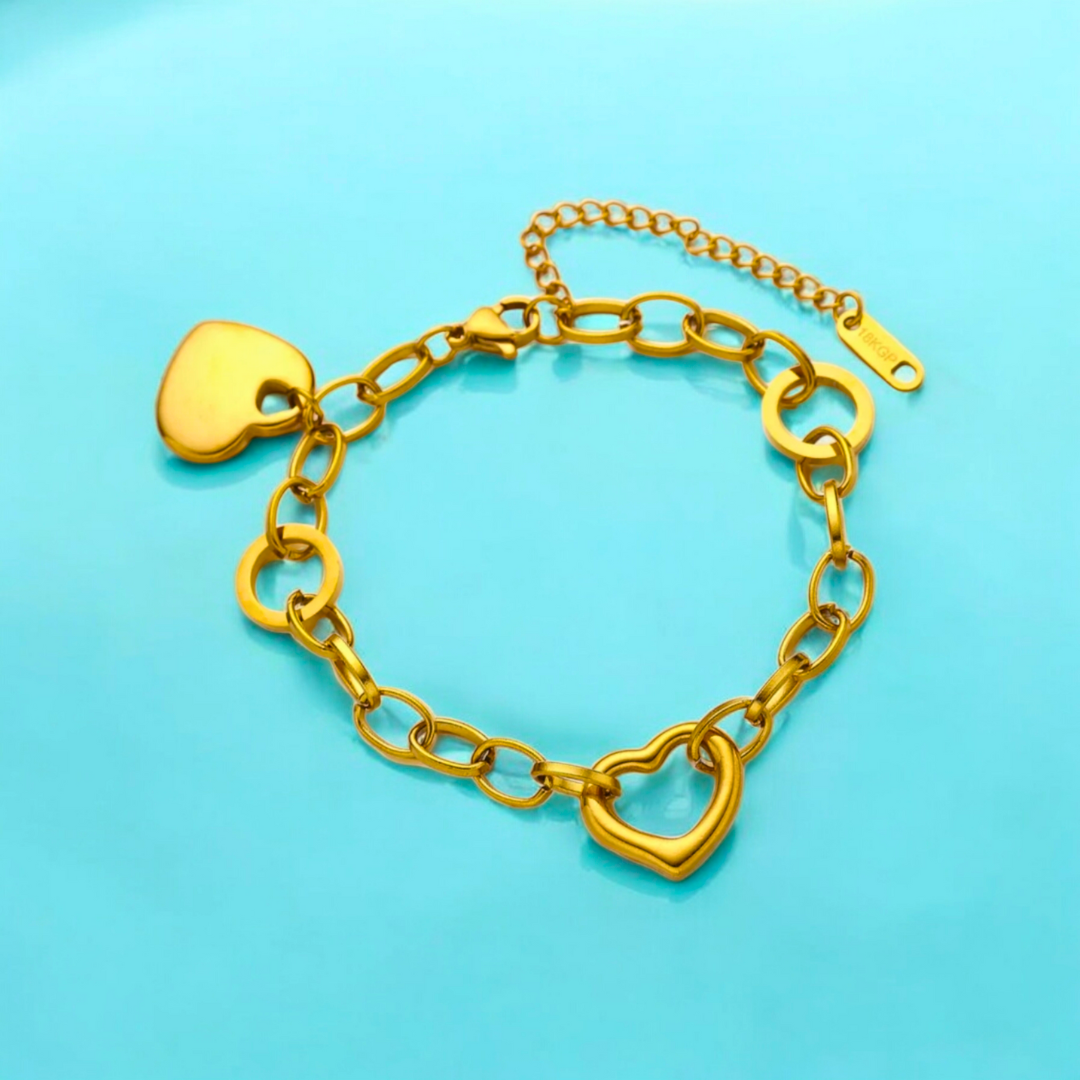 Venelle | Gold-Plated Heart Charm Chunky Bracelet