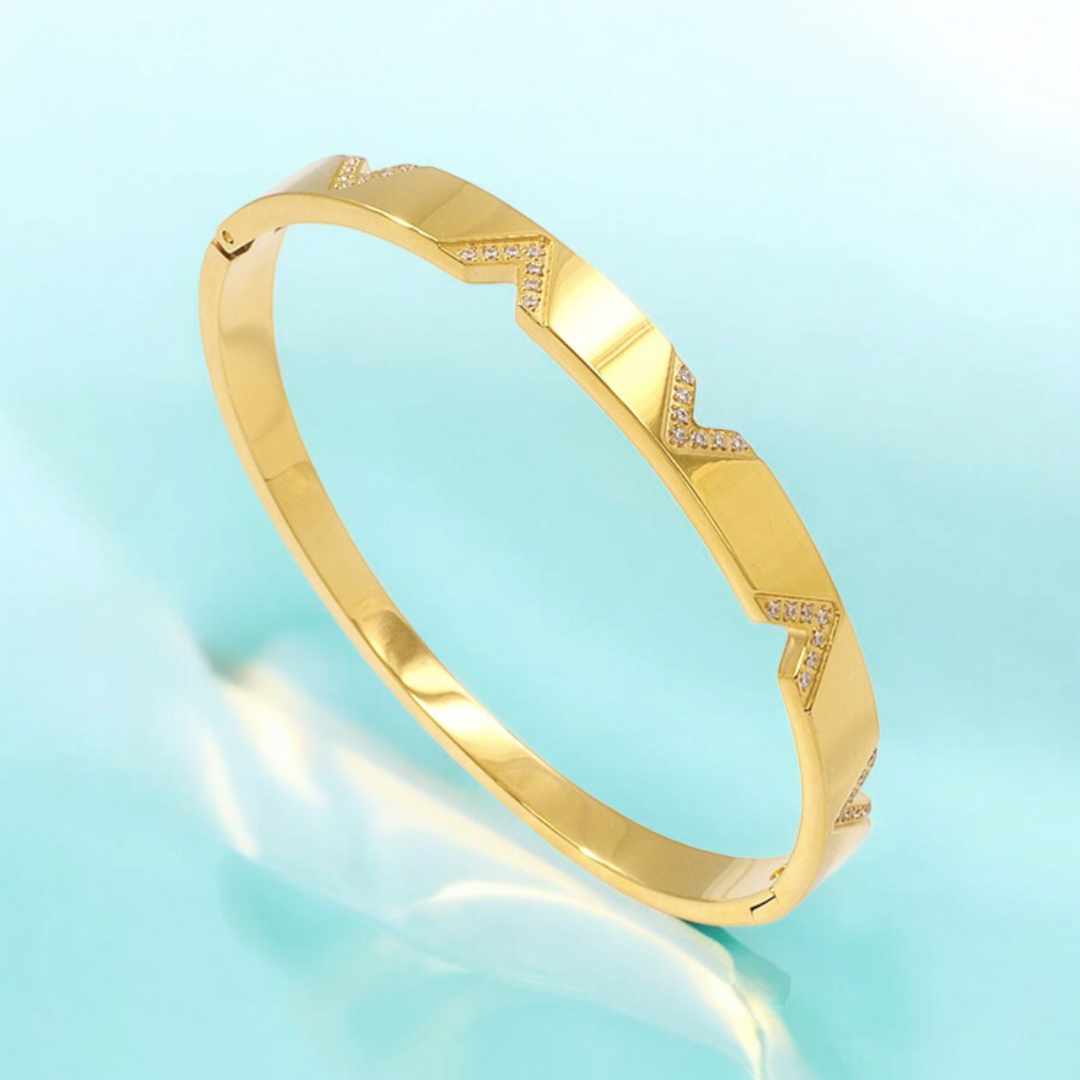 Vida | V-Cut Gold Plated Bracelet Bangle with Zircons