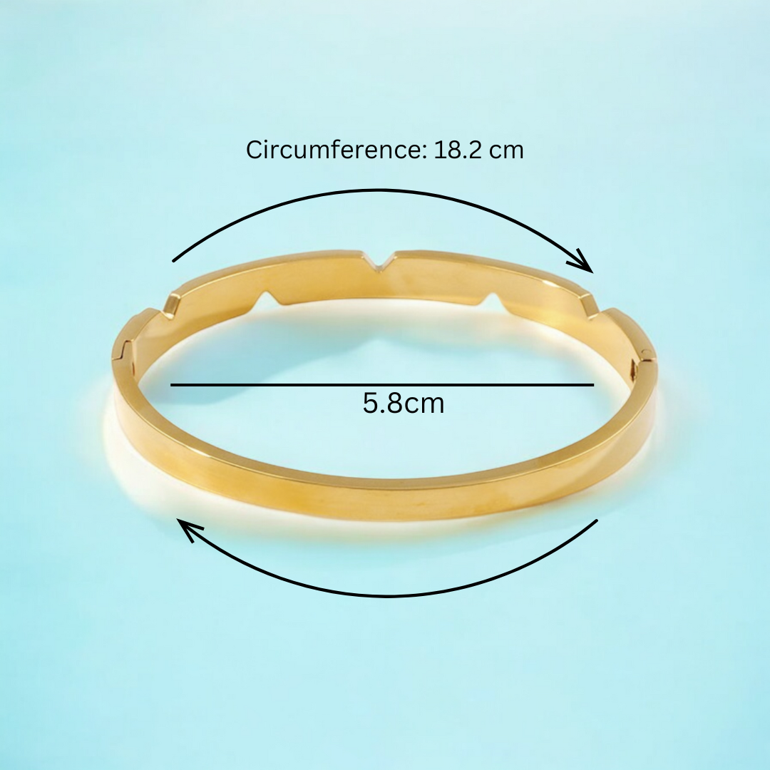 Vida | V-Cut Gold Plated Bracelet Bangle with Zircons