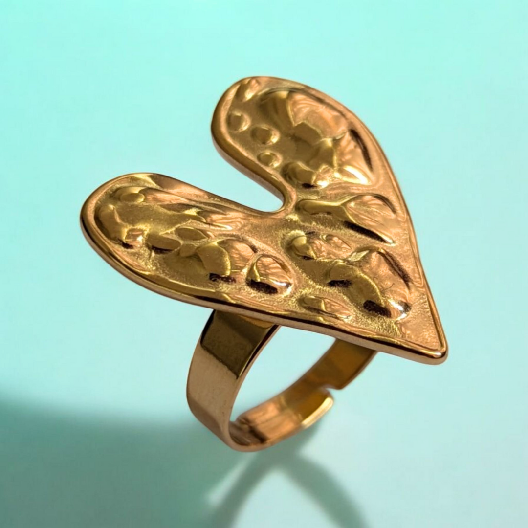 Avena | Gold-Plated Vintage Chunky Heart Hammered Resizeable Ring