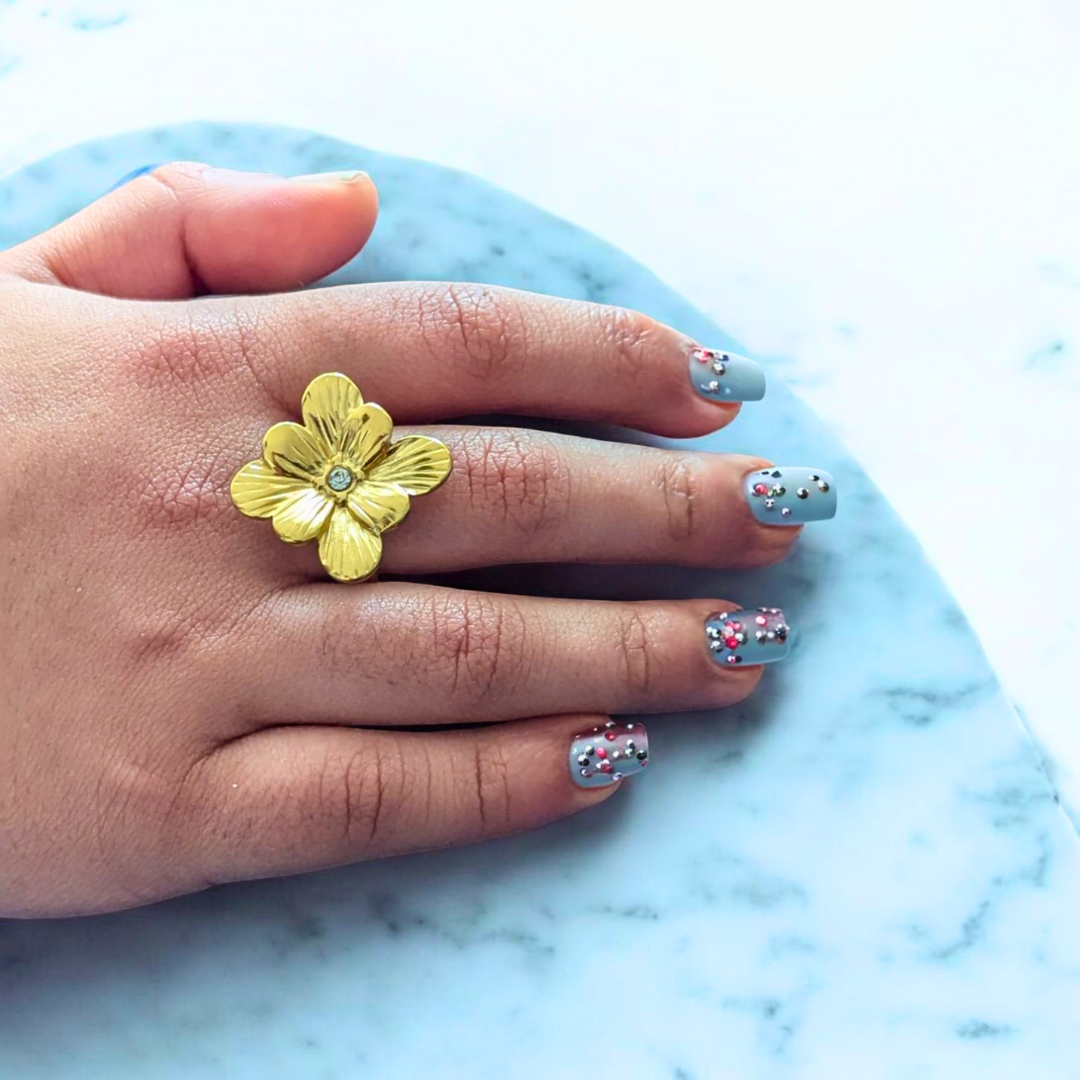 Gabriella | Gold-Plated Vintage Chunky Flower Floral Resizable Ring