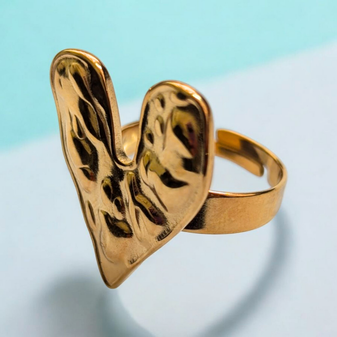 Avena | Gold-Plated Vintage Chunky Heart Hammered Resizeable Ring