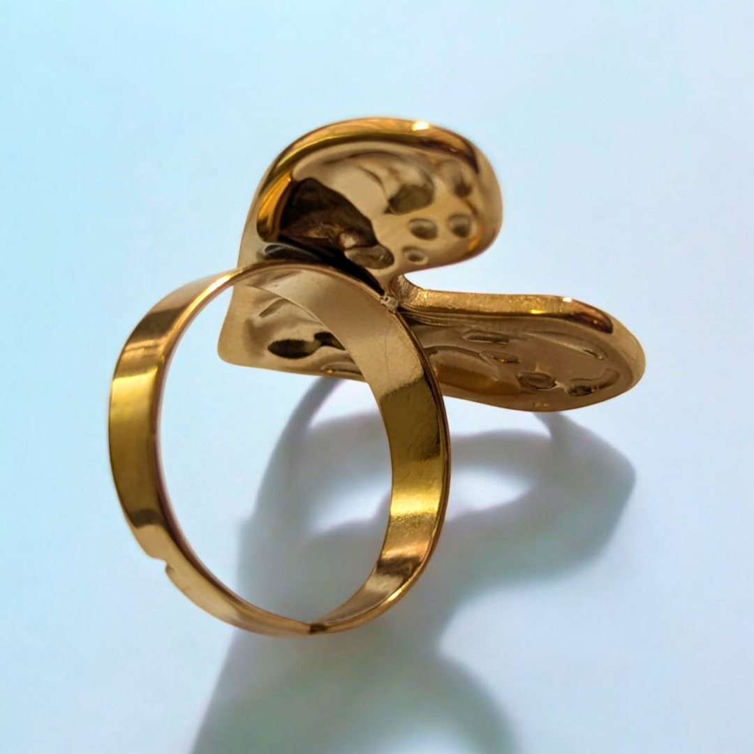 Avena | Gold-Plated Vintage Chunky Heart Hammered Resizeable Ring