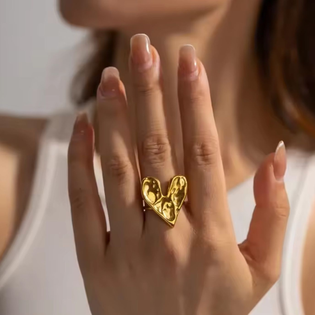 Avena | Gold-Plated Vintage Chunky Heart Hammered Resizeable Ring