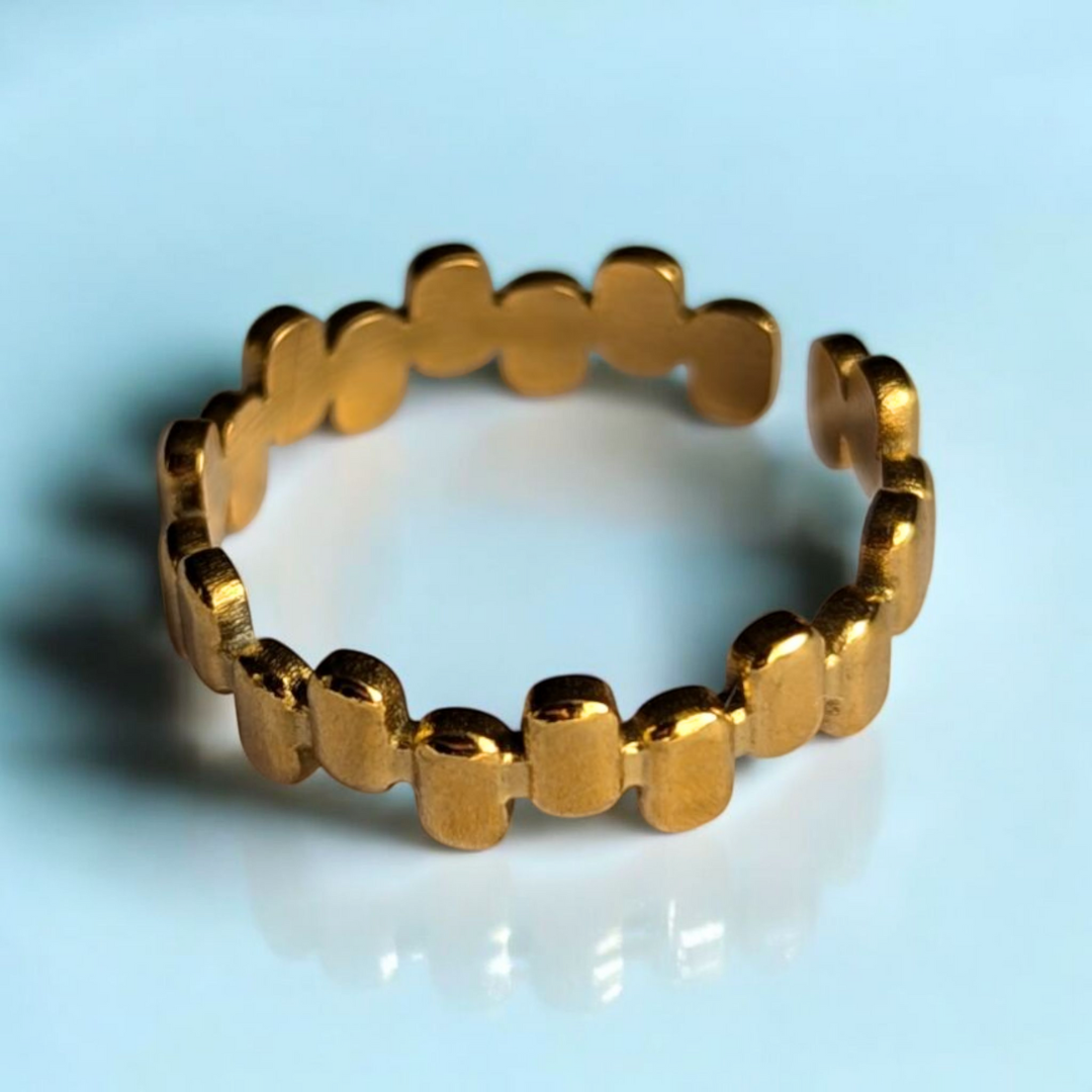 Ava | Gold Plated Vintage Stacking Resizable Ring