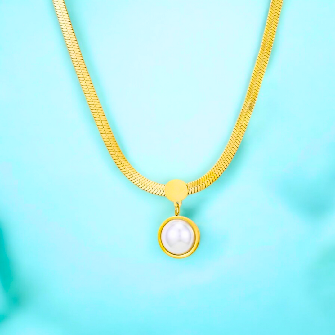 Selyn | Gold Plated Snake Bone Necklace with Round Pearl Pendant