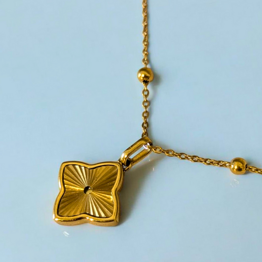 18k gold plated waterproof sweat proof clover pendant necklace jewellery jooelri jewelry
