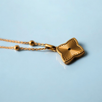 18k gold plated waterproof sweat proof clover pendant necklace jewellery jooelri jewelry london tarnish free hypoallergenic lucky four leaf clovers