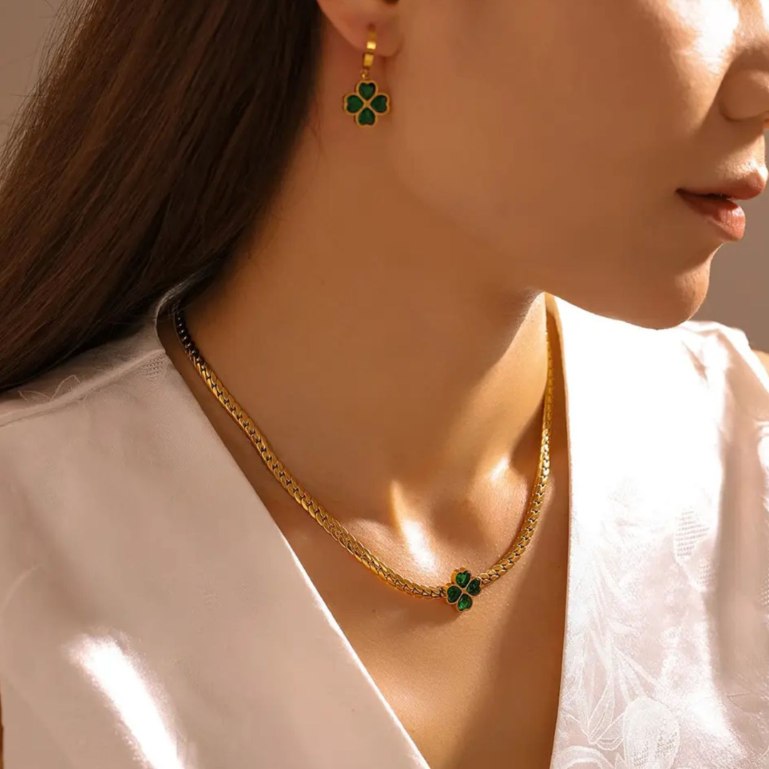 Rivelle | Gold-Plated Four-Leaf Clover Cuban Necklace with Green Zircons