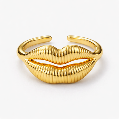 Delilah | Gold-Plated Kiss Lips Resizable Ring