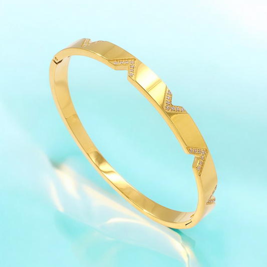 Vida | V-Cut Gold Plated Bracelet Bangle with Zircons