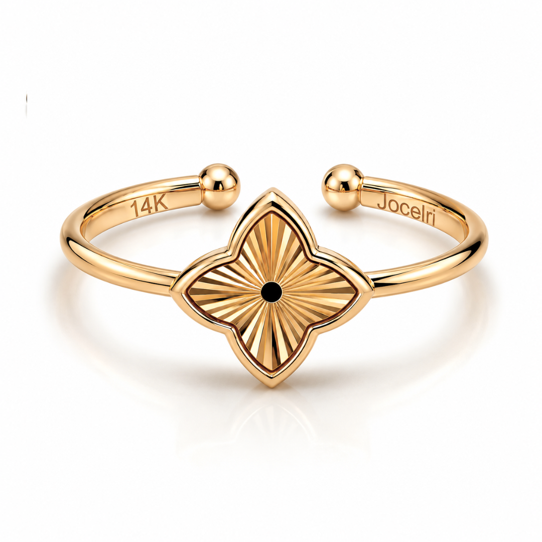Eva | Gold Plated Textured Four-Leaf Clover Ring