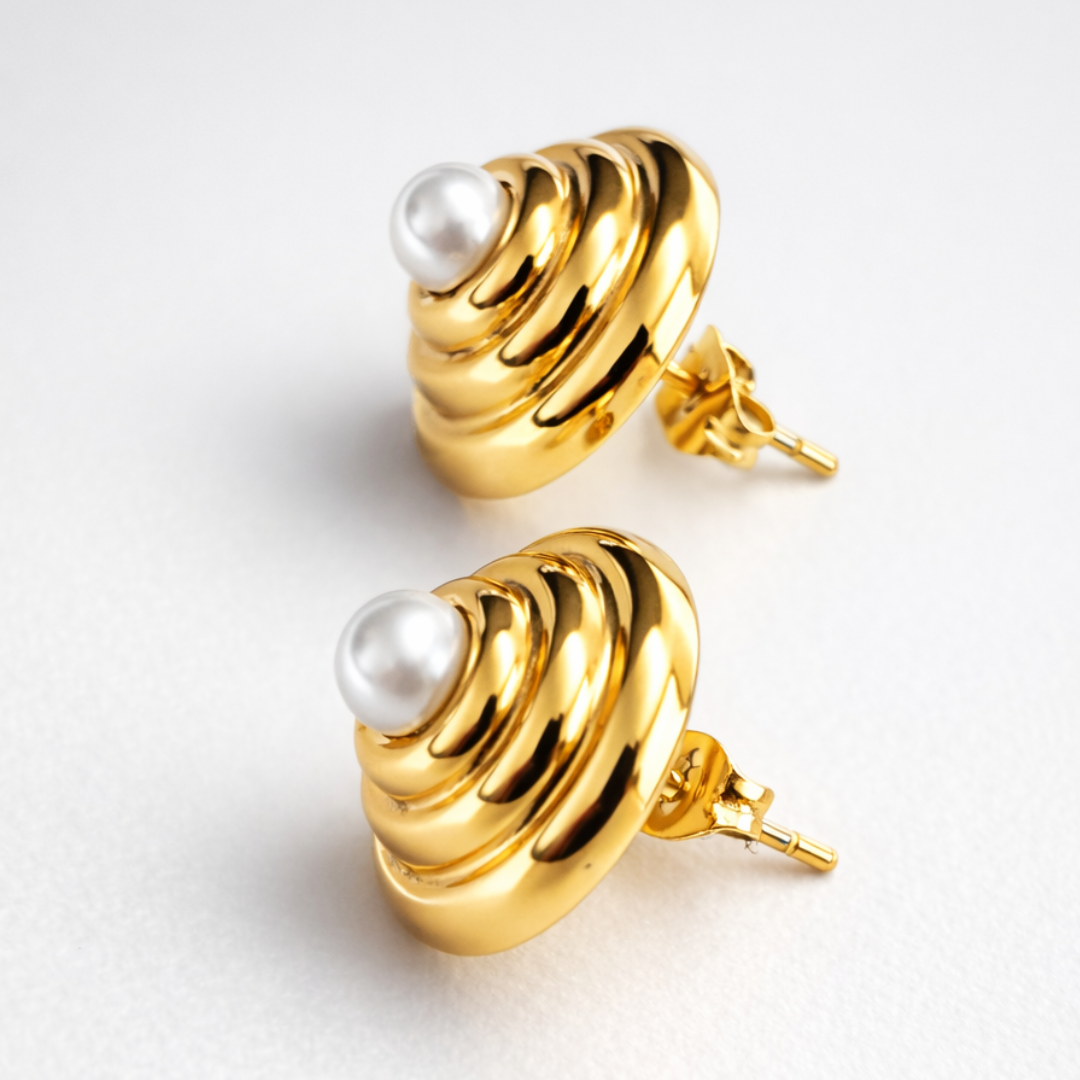 Sydney | Gold-Plated Halo Pearl Stud Earrings