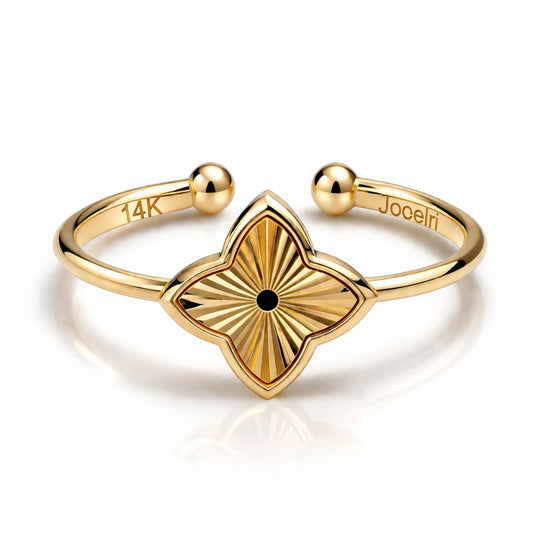 Eva | Gold Plated Textured Four-Leaf Clover Ring