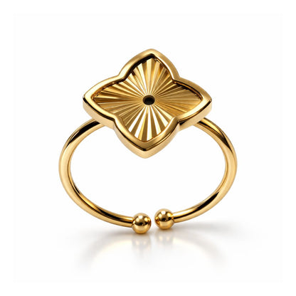 Eva | Gold Plated Textured Four-Leaf Clover Ring