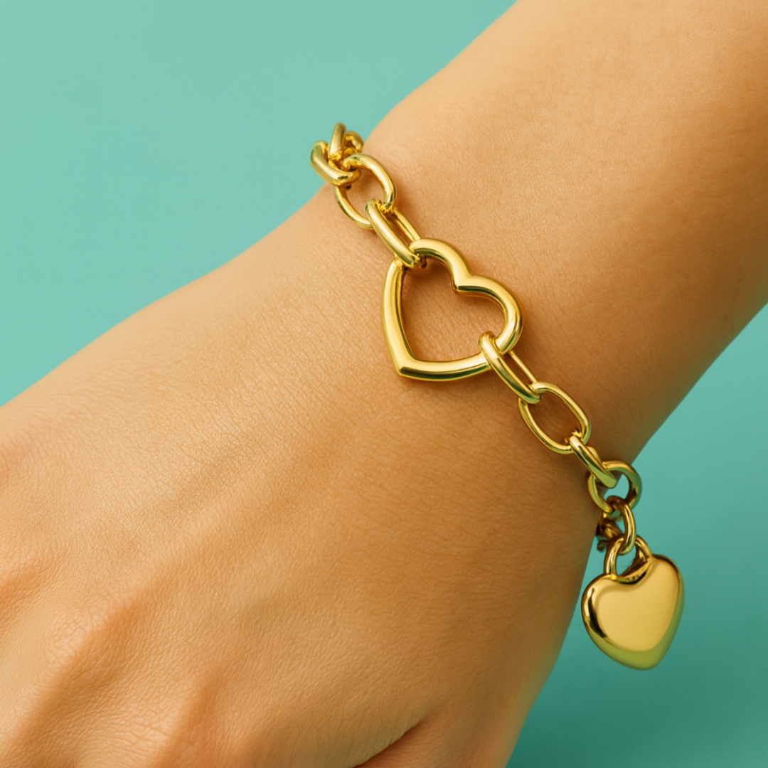 Venelle | 18K Gold-Plated Heart Charm Chunky Bracelet