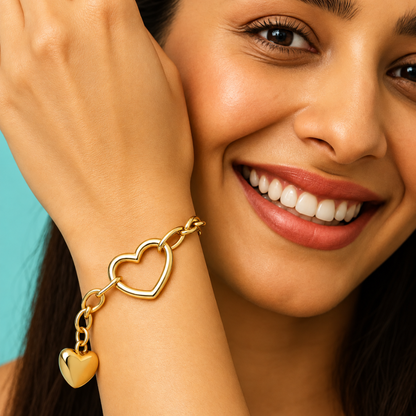Venelle | Gold Plated Amour Link Heart Charm Bracelet