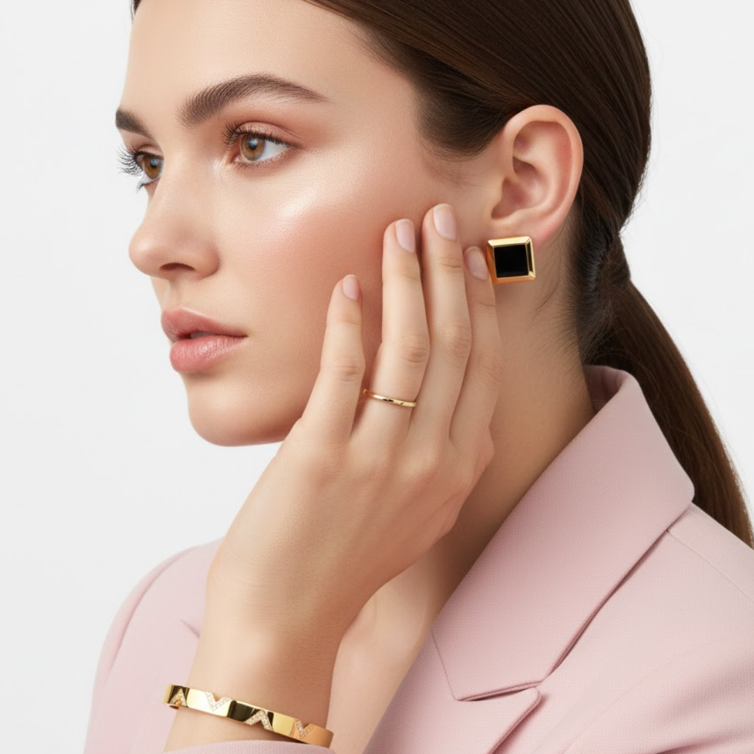 Vida | V-Cut Gold Plated Bracelet Bangle with Zircons