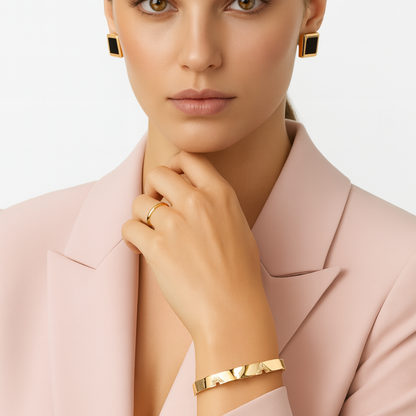 Vida | V-Cut Gold Plated Bracelet Bangle with Zircons