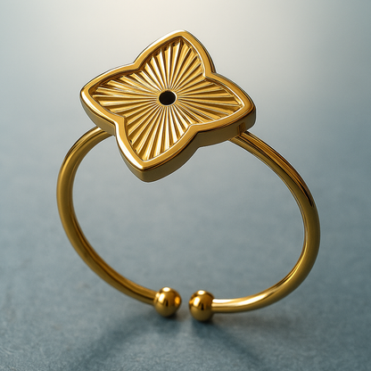 Eva | Gold Plated Textured Four-Leaf Clover Ring
